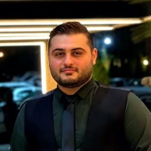 کارشناس ارشد حقوقی احمد حسینی